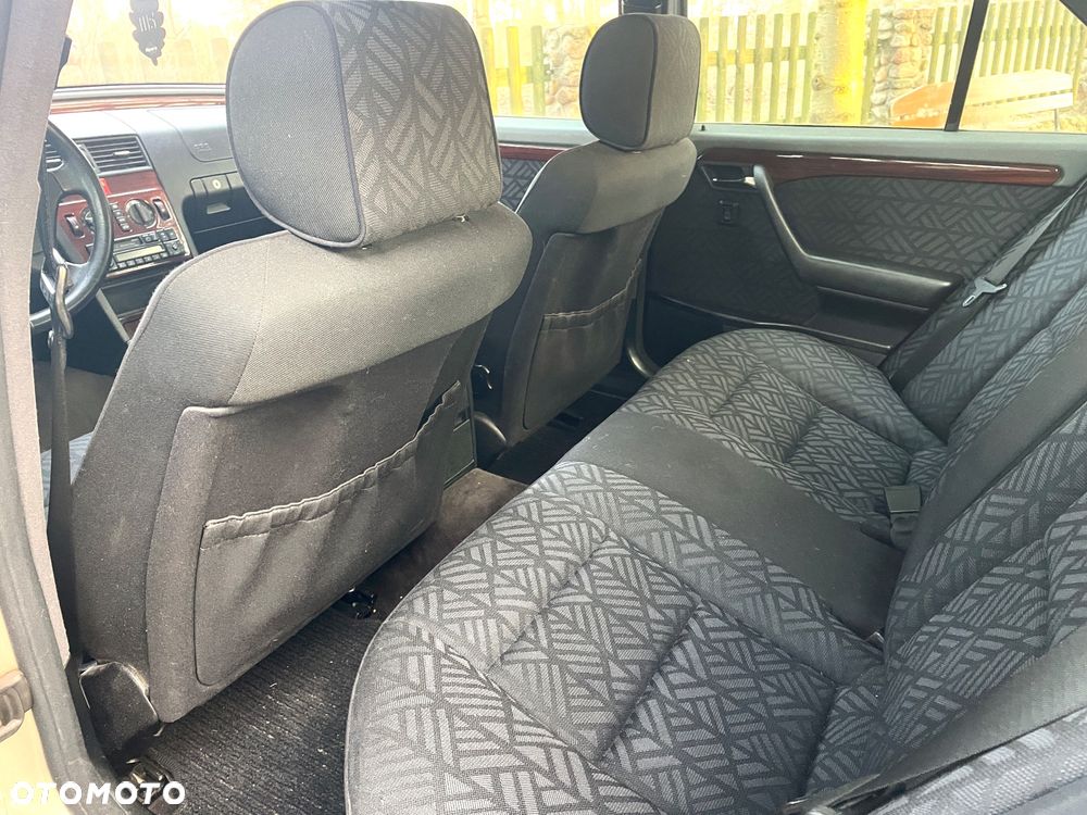 Mercedes-Benz Klasa C - 12