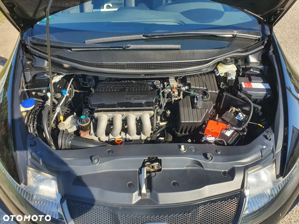Honda Civic 1.4 i-VTEC Sport Black Edition - 24