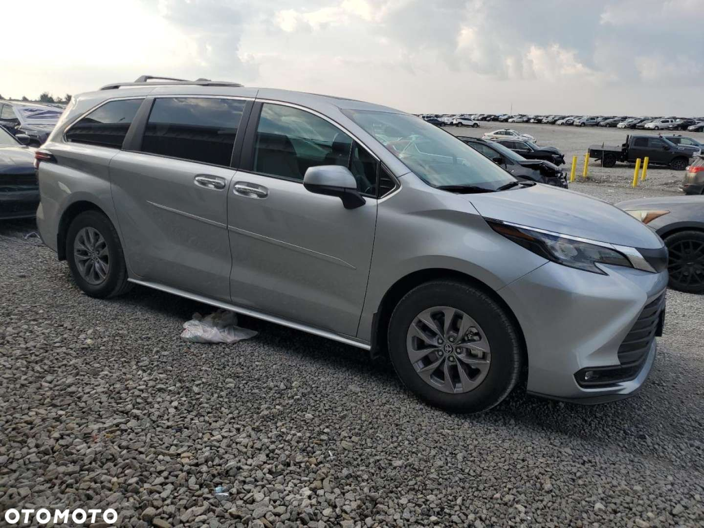 Toyota Sienna - 5