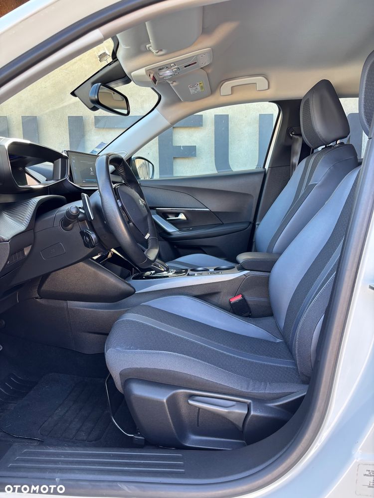 Peugeot 2008 PureTech 130 EAT8 Allure - 10