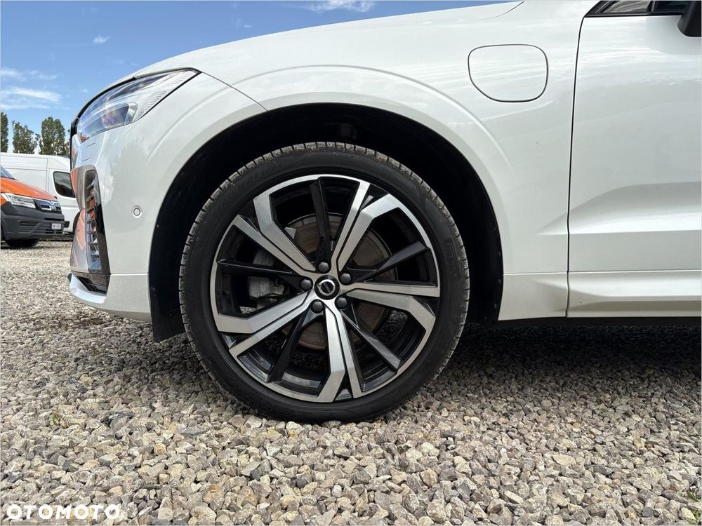 Volvo XC 60 T6 Plug-In Hybrid AWD Plus Dark - 19