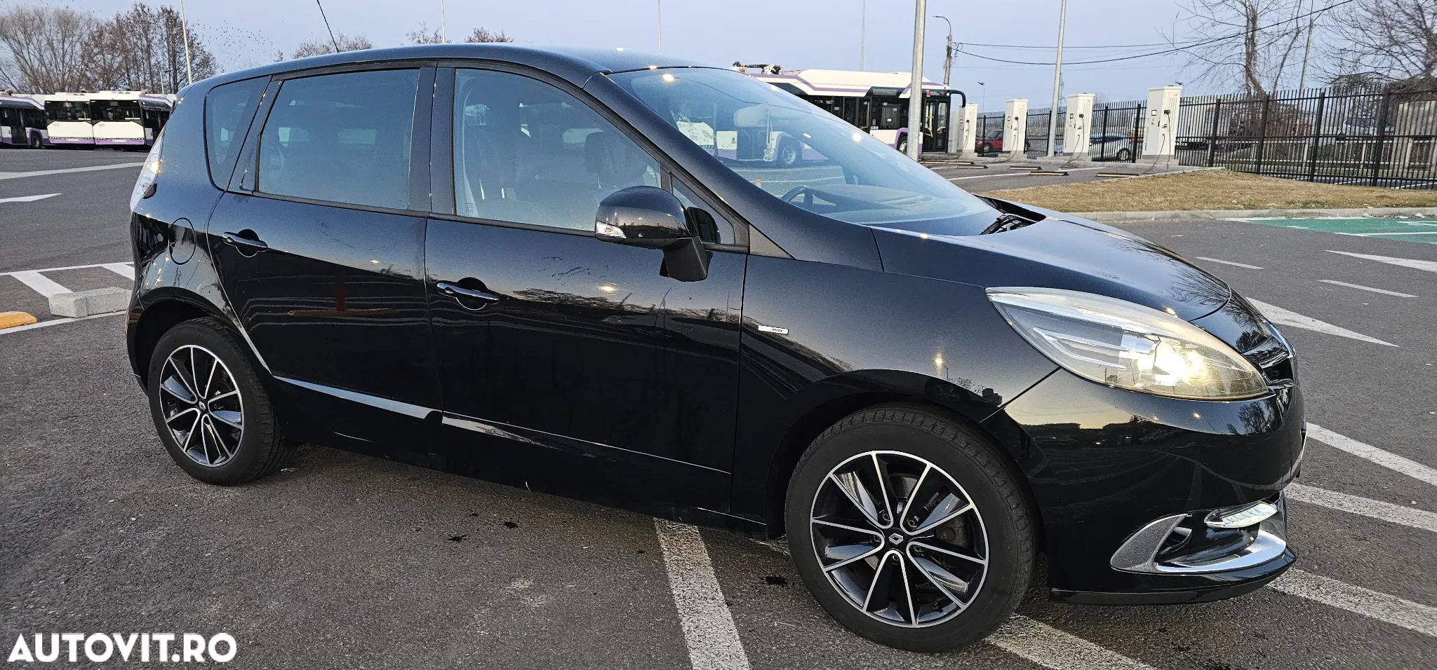 Renault Scenic ENERGY TCe 130 BOSE EDITION - 4