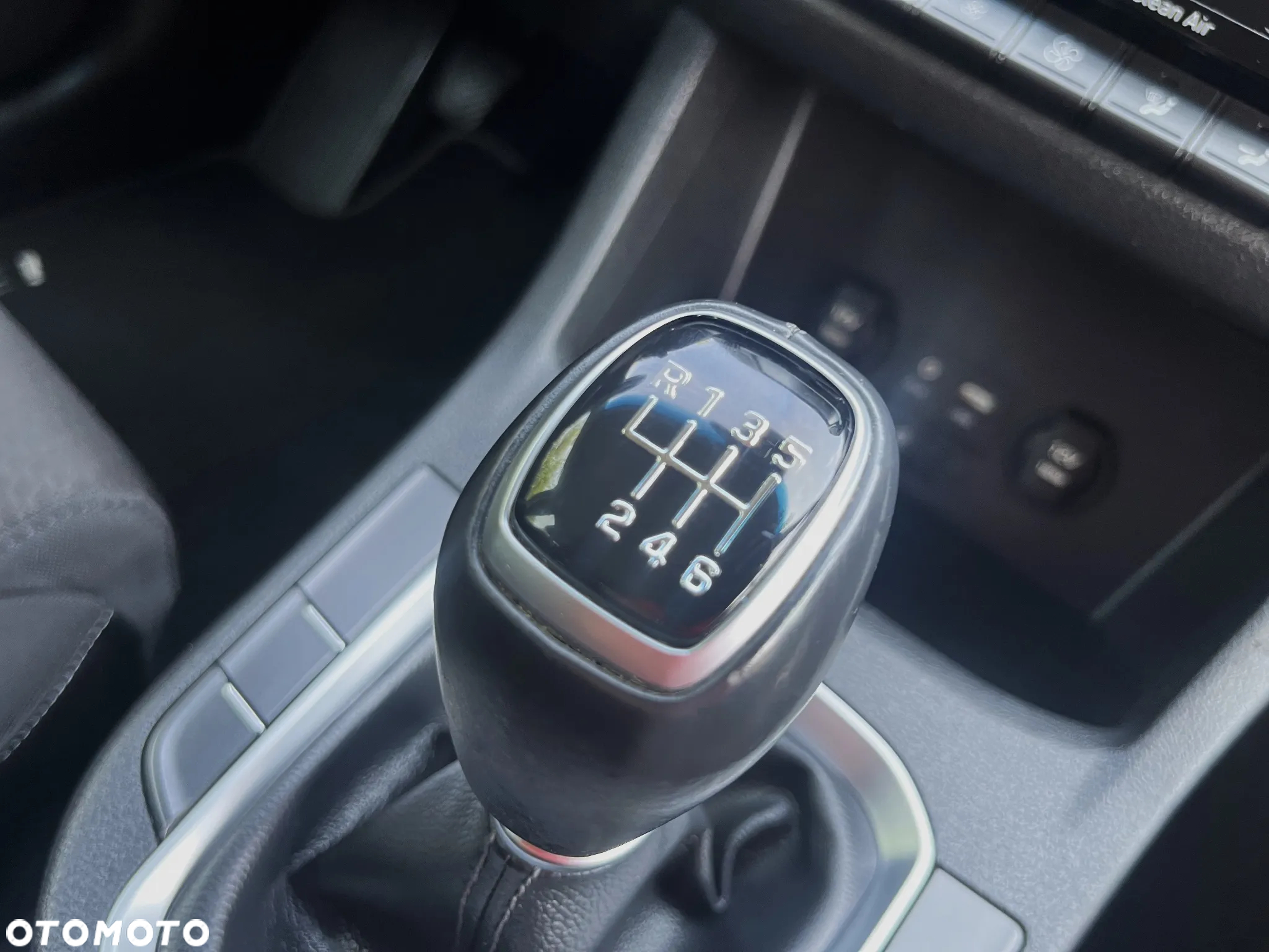 Hyundai i30 1.6 CRDi BlueDrive Premium - 33