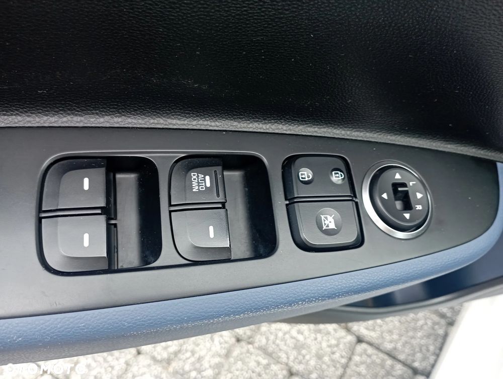 Hyundai i10 1.2 Fifa World Cup Edition - 11