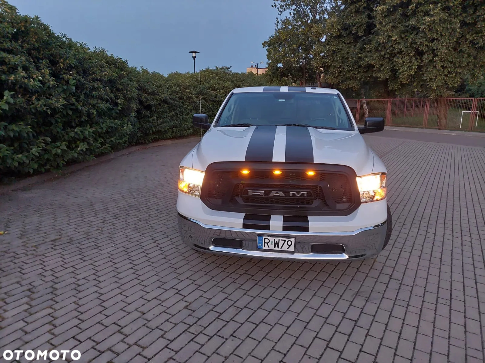 Dodge RAM 1500 5.7 4x4 - 32