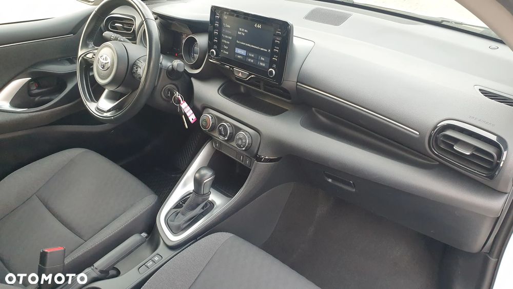 Toyota Yaris 1.5 Comfort CVT - 12