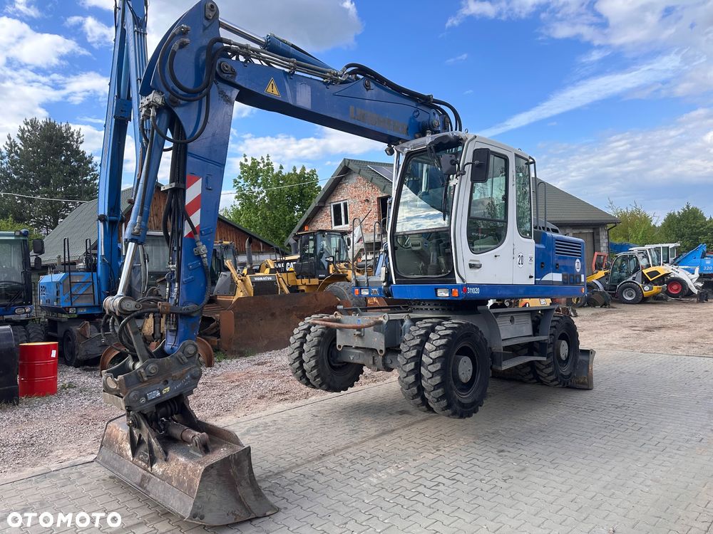 Liebherr A 900 C - 9