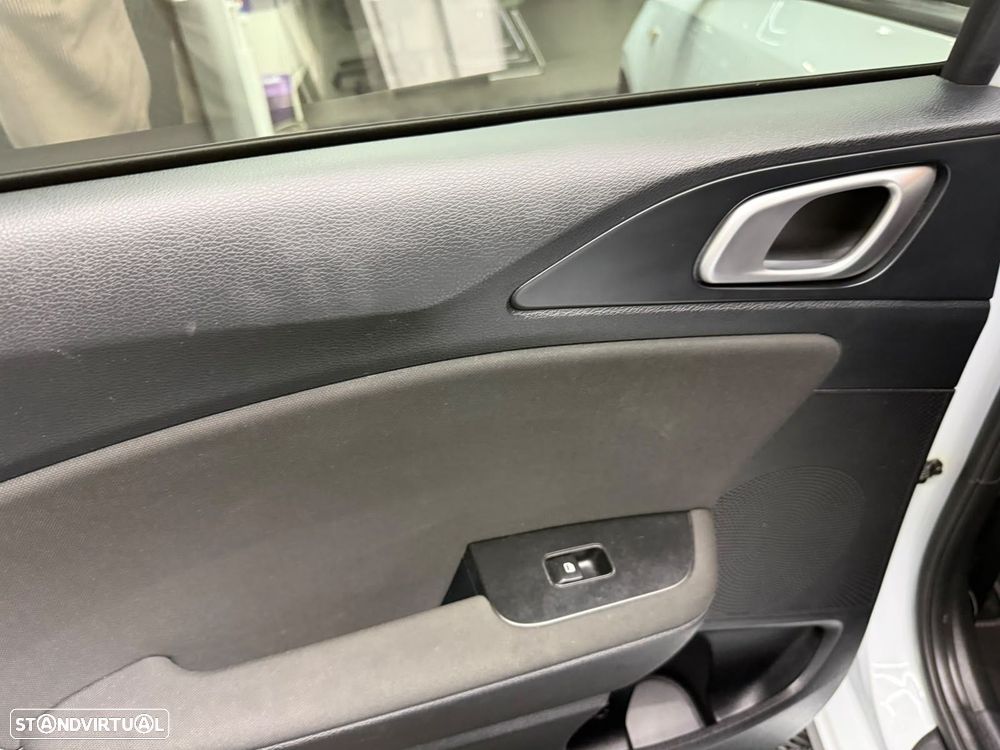 Kia Ceed 1.0 T-GDi Drive - 25