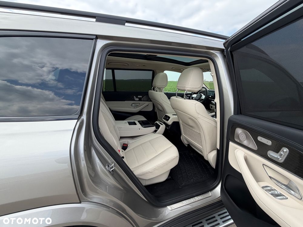 Mercedes-Benz GLS - 22