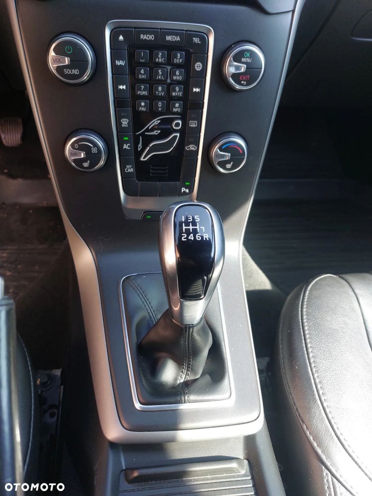 Volvo V40 D2 Drive-E SCR Momentum - 23