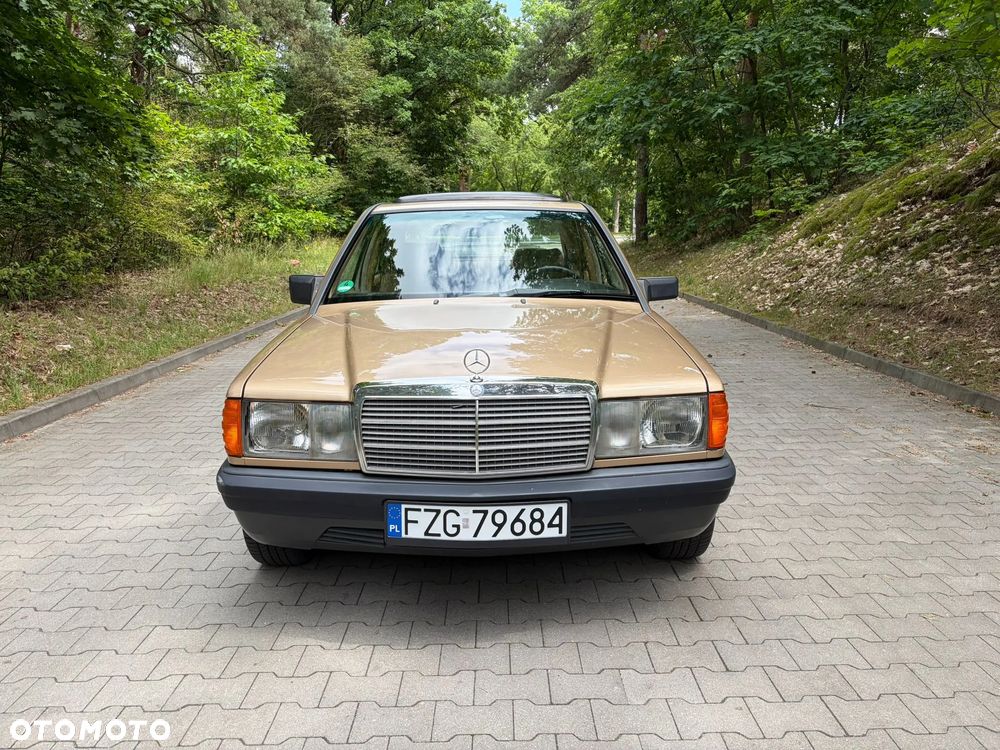 Mercedes-Benz W201 (190) - 2