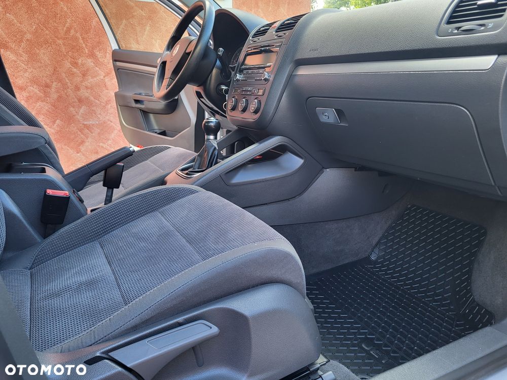 Volkswagen Jetta - 6