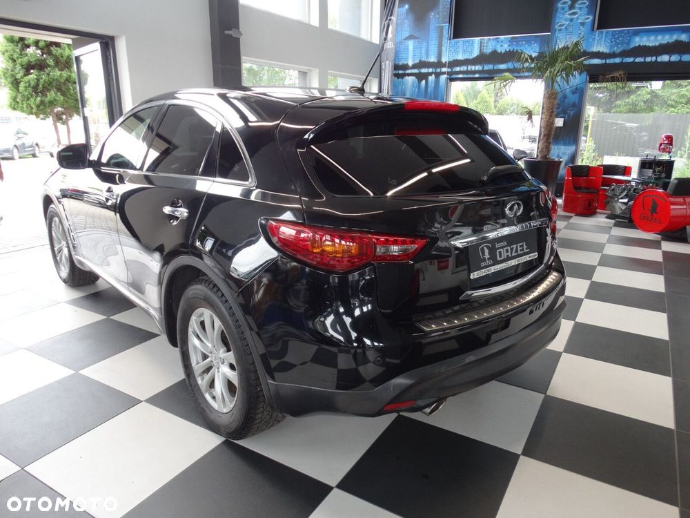 Infiniti QX70 - 7