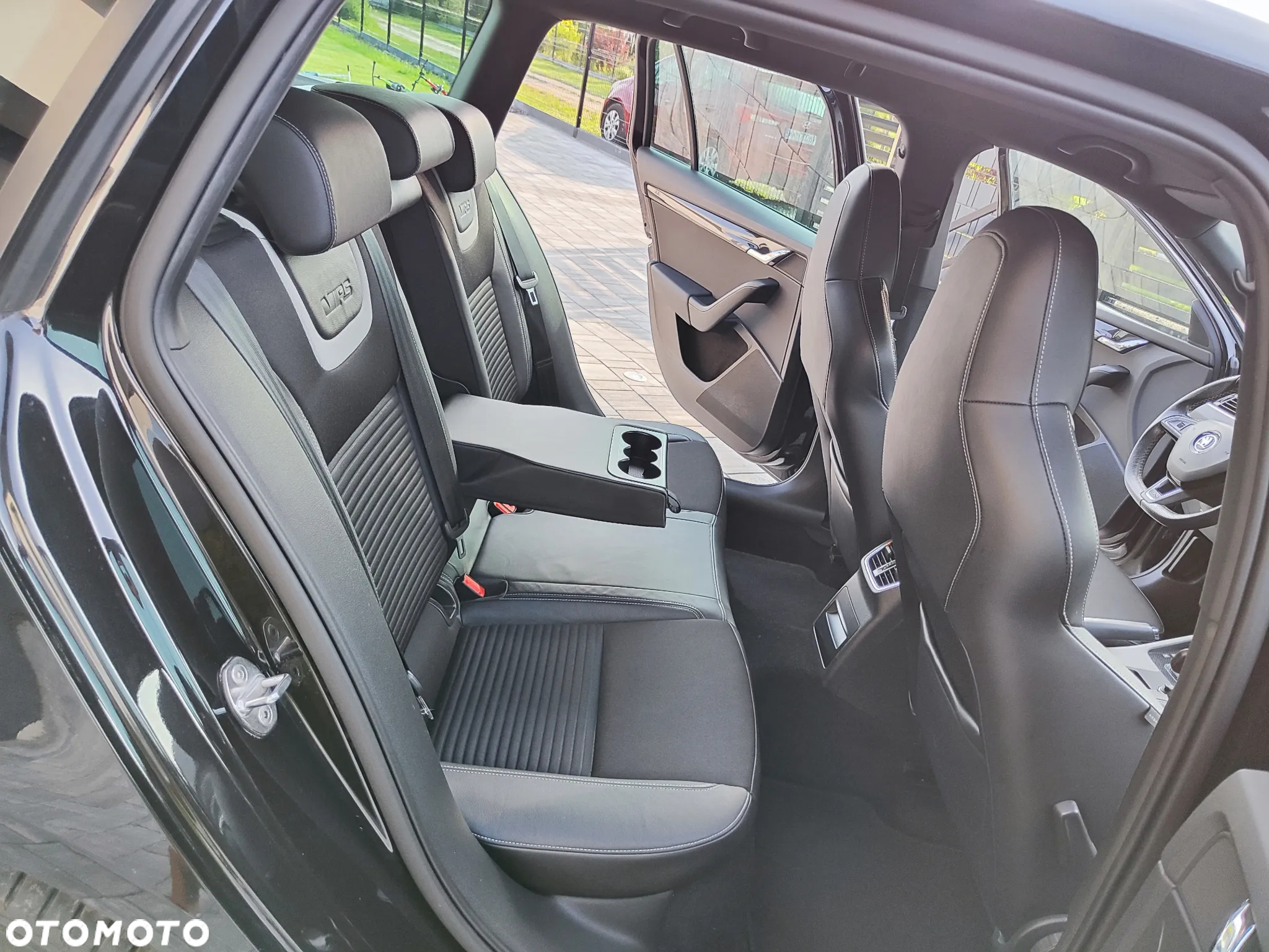 Skoda Octavia Combi 2.0 TDI DSG RS - 21