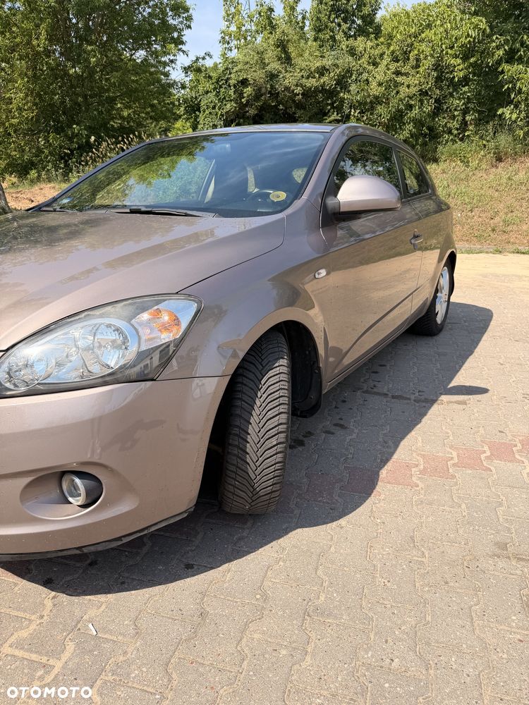 Kia Ceed - 3
