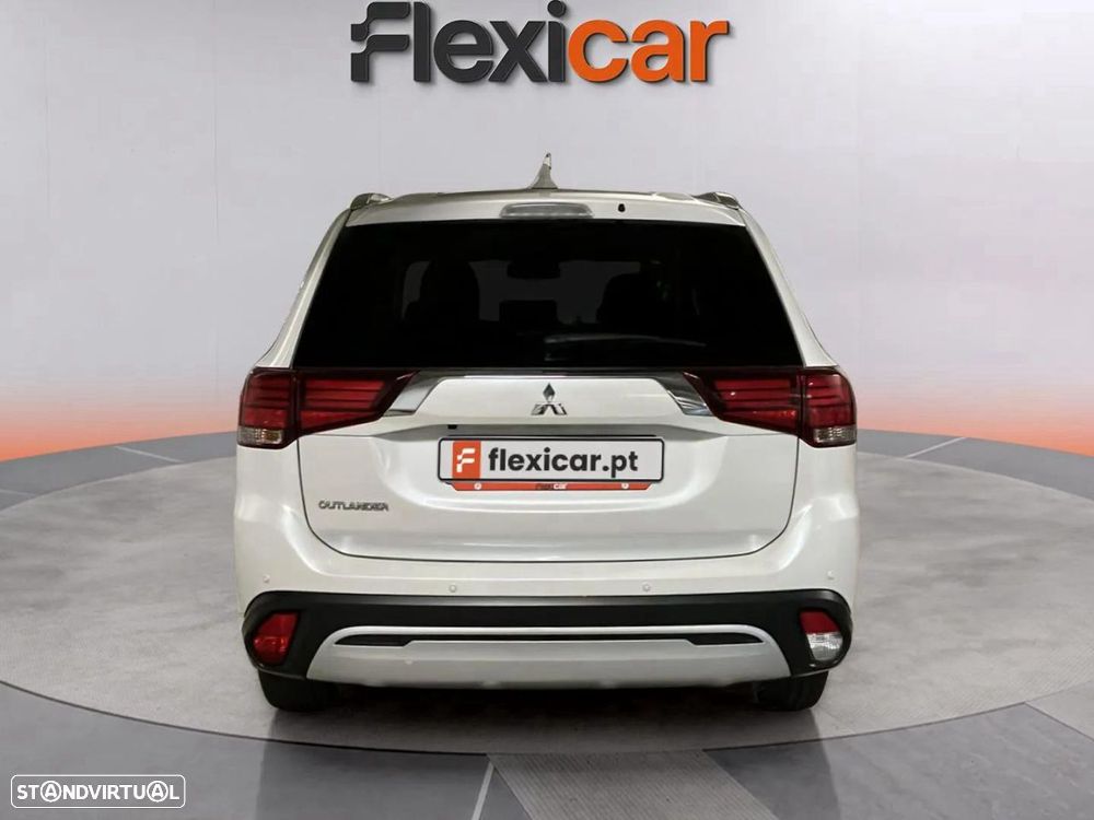 Mitsubishi Outlander - 8