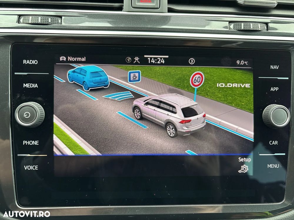 Volkswagen Tiguan 2.0 TDI SCR 4MOTION DSG Elegance - 27