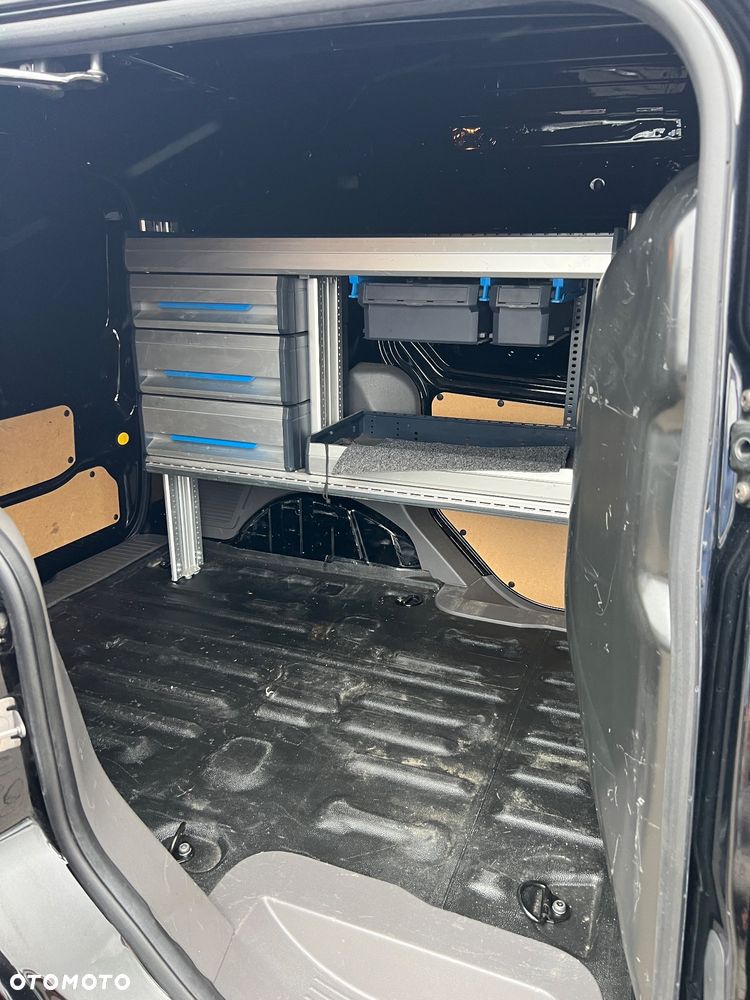 Ford Transit Connect - 11
