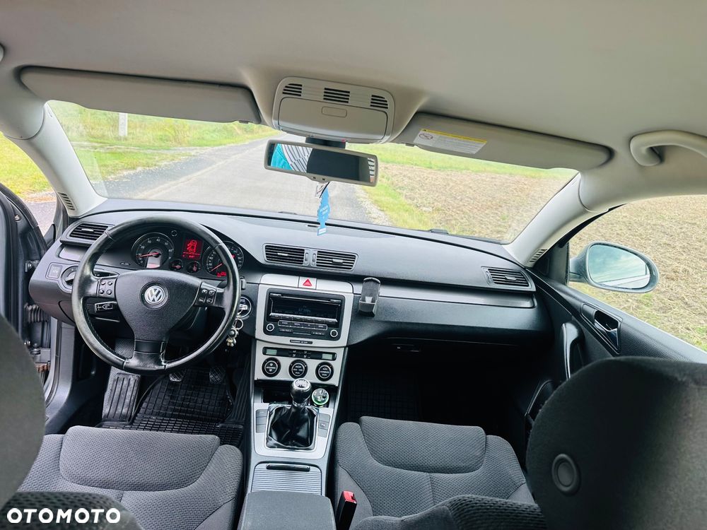 Volkswagen Passat 2.0 FSI Comfortline - 14