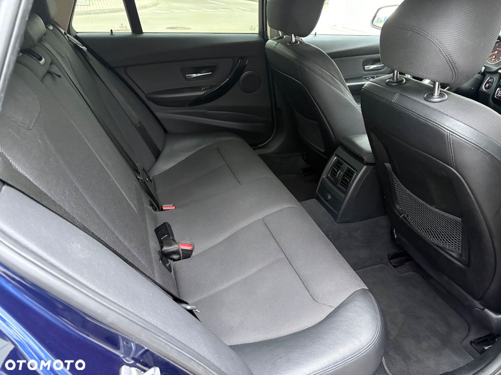 BMW Seria 3 318d Sport Line Shadow - 15