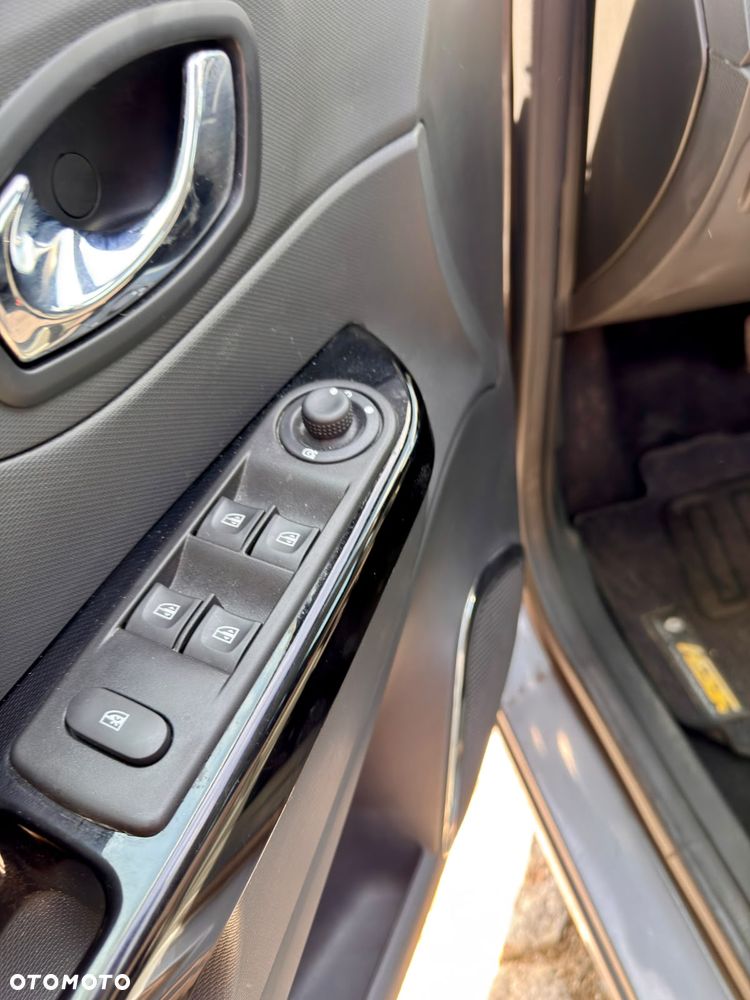 Renault Captur ENERGY TCe 120 EDC Luxe - 15