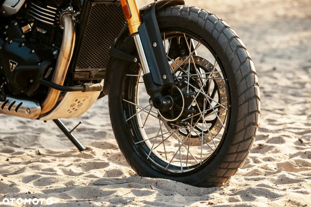 Triumph Scrambler - 9