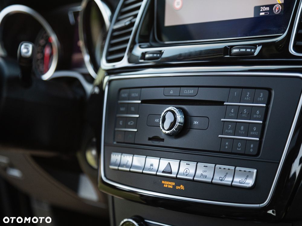 Mercedes-Benz GLS - 13