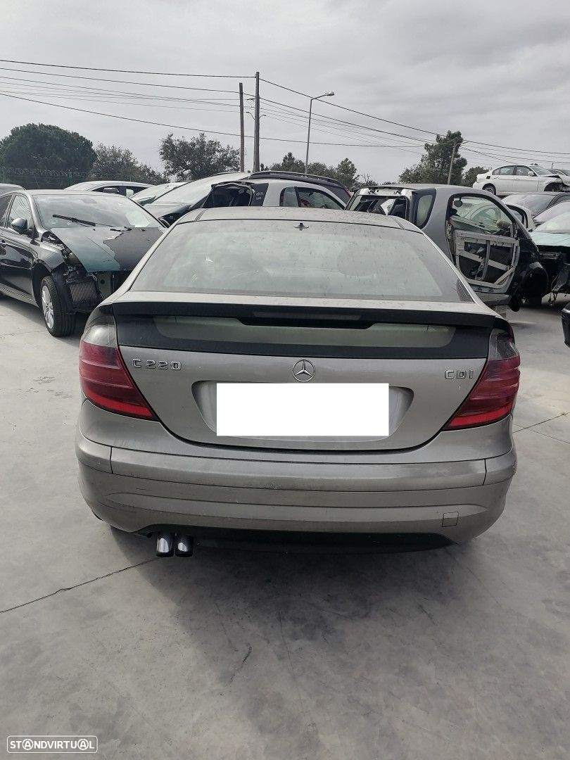 Peças Mercedes-Benz C-Class Coupe(W203) 2000 a 2007 - 16