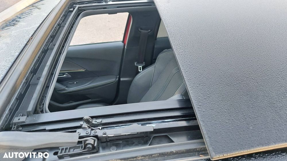 Peugeot 2008 PureTech 130 EAT8 GT - 5