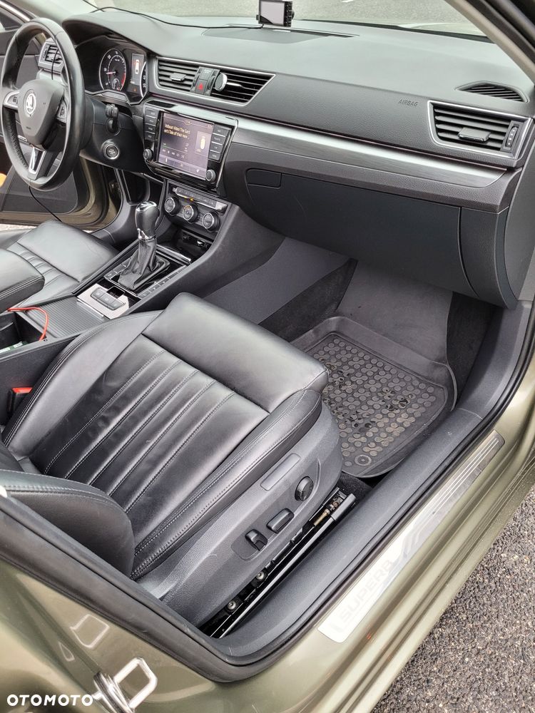 Skoda Superb 2.0 TDI DSG Style - 8