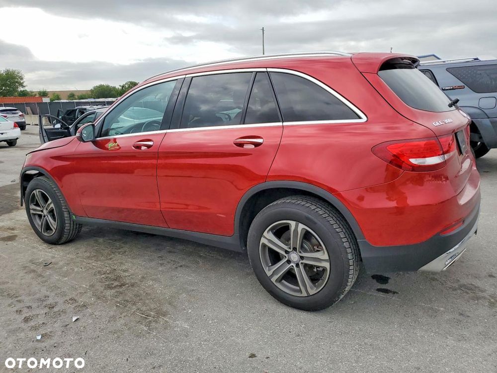 Mercedes-Benz GLC 300 4-Matic - 3
