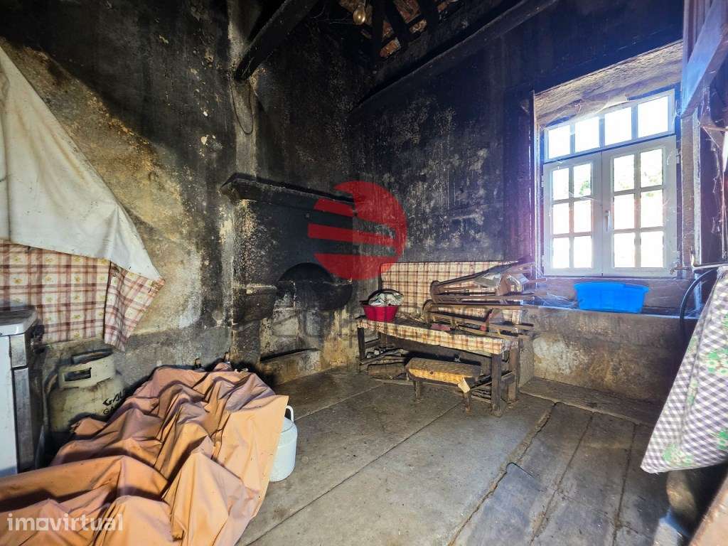 MORADIA T3 C/ PÁTIO E ANEXOS - Grande imagem: 5/20