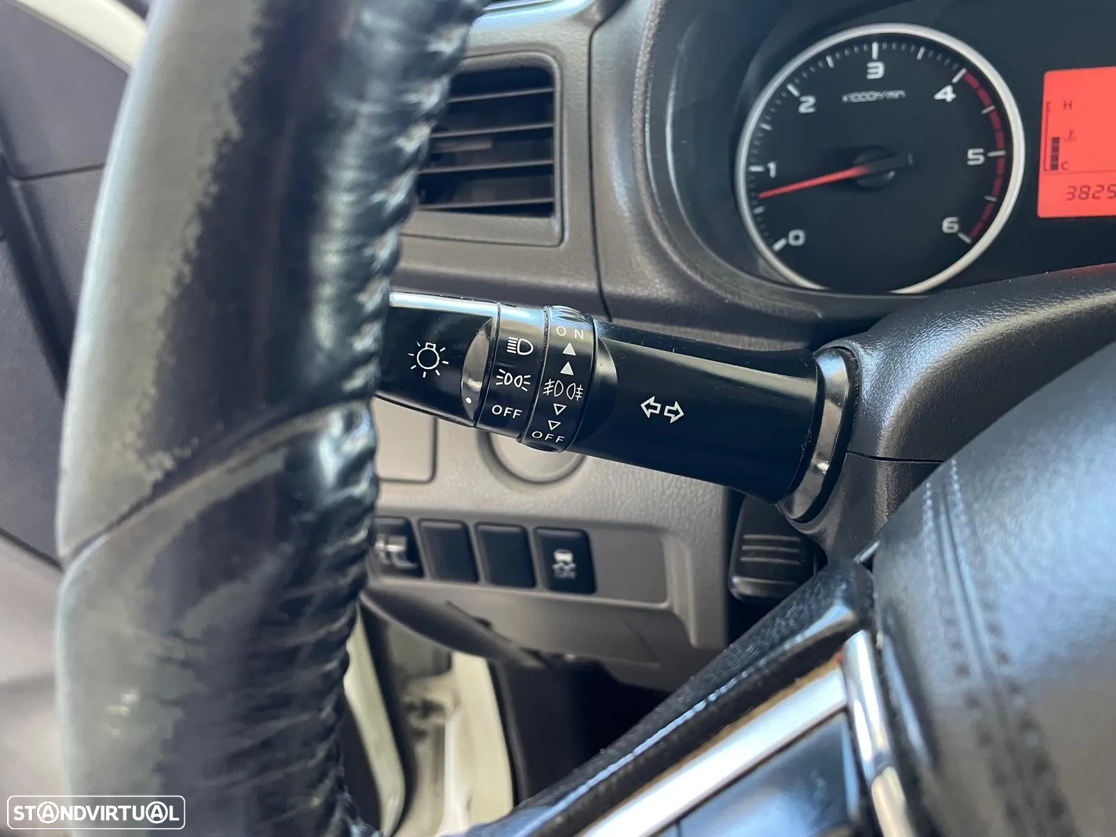 Mitsubishi L200 2.4 DI-D CD Invite 2WD - 17