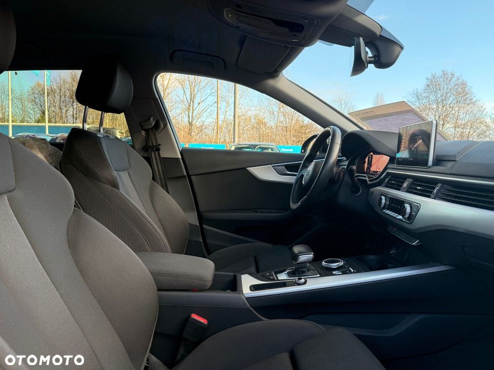 Audi A4 Avant 45 TFSI S tronic - 23