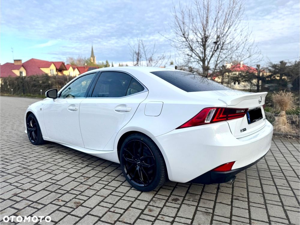 Lexus IS - 2