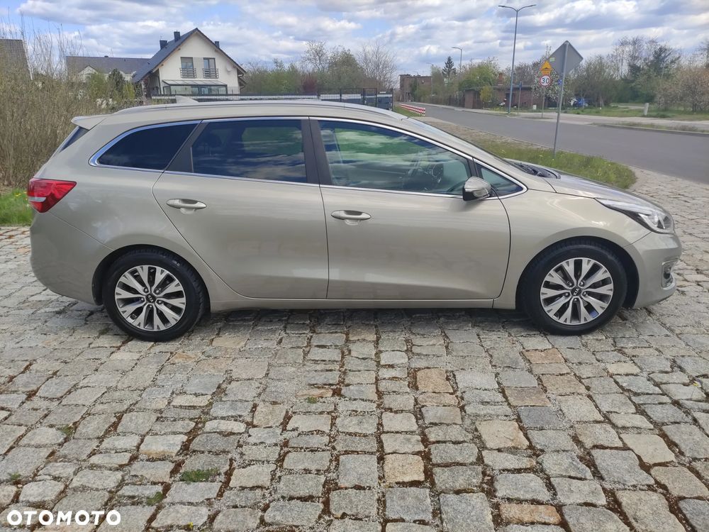 Kia Ceed 1.6 GDI Dream Team Edition - 3