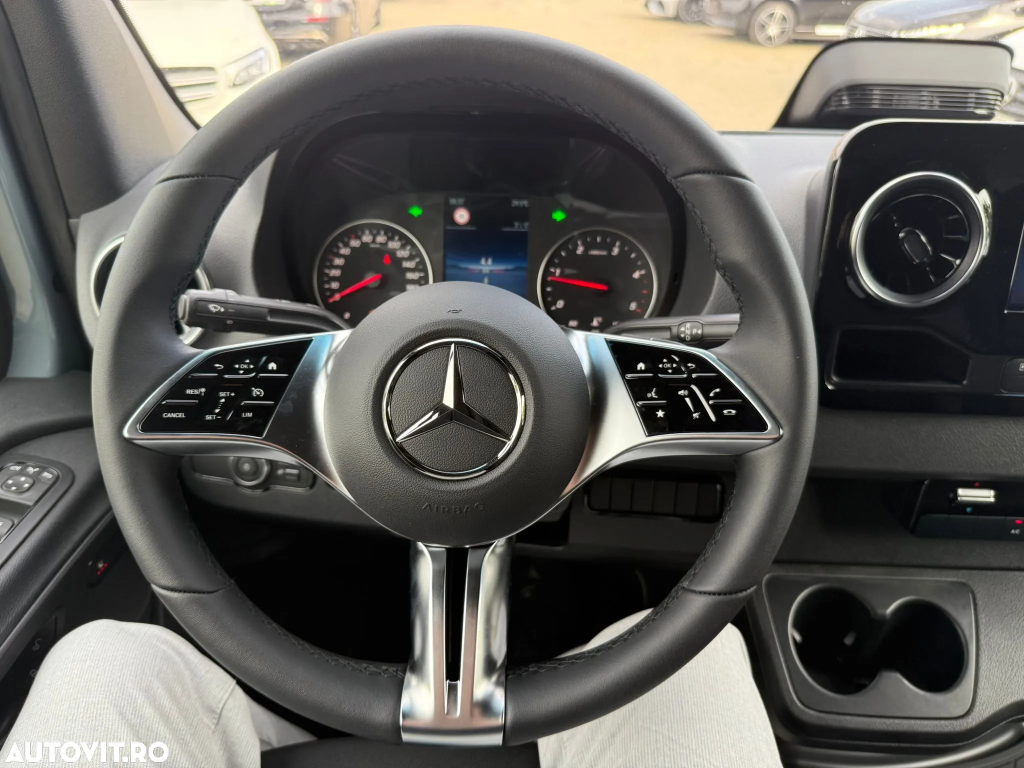Mercedes-Benz Sprinter - 19