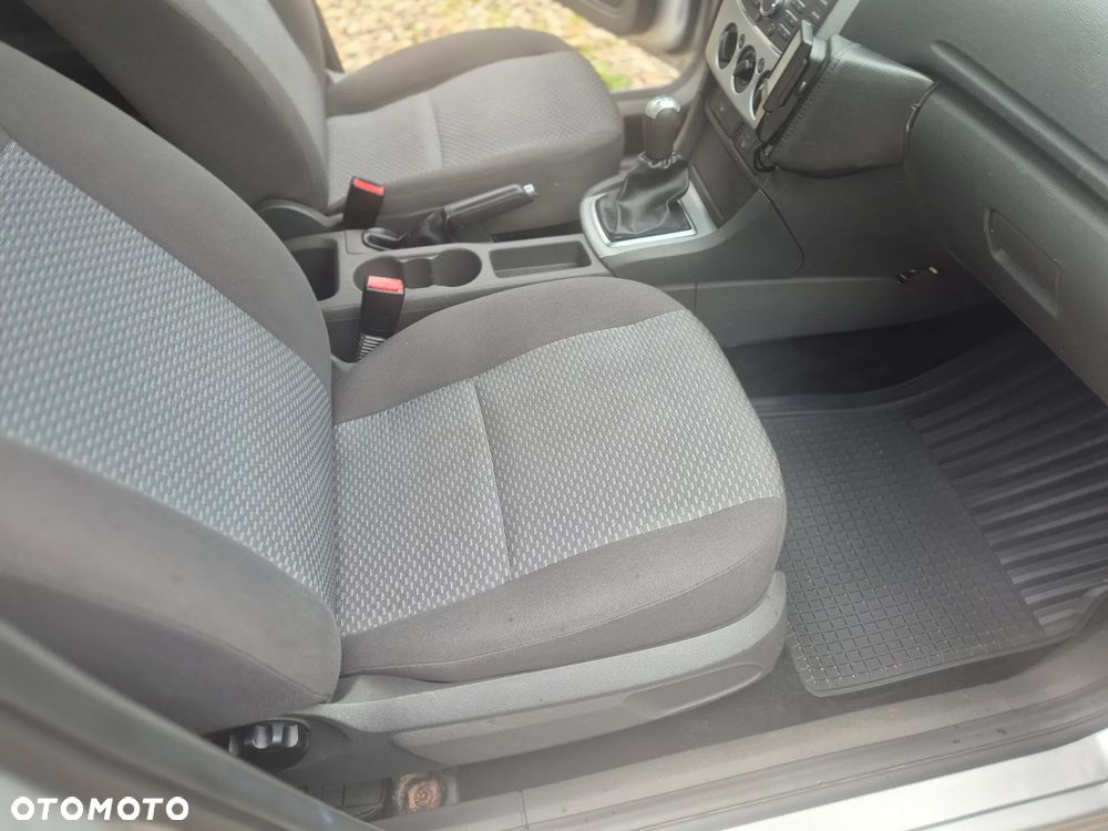 Ford Focus 1.6 16V Ambiente - 10