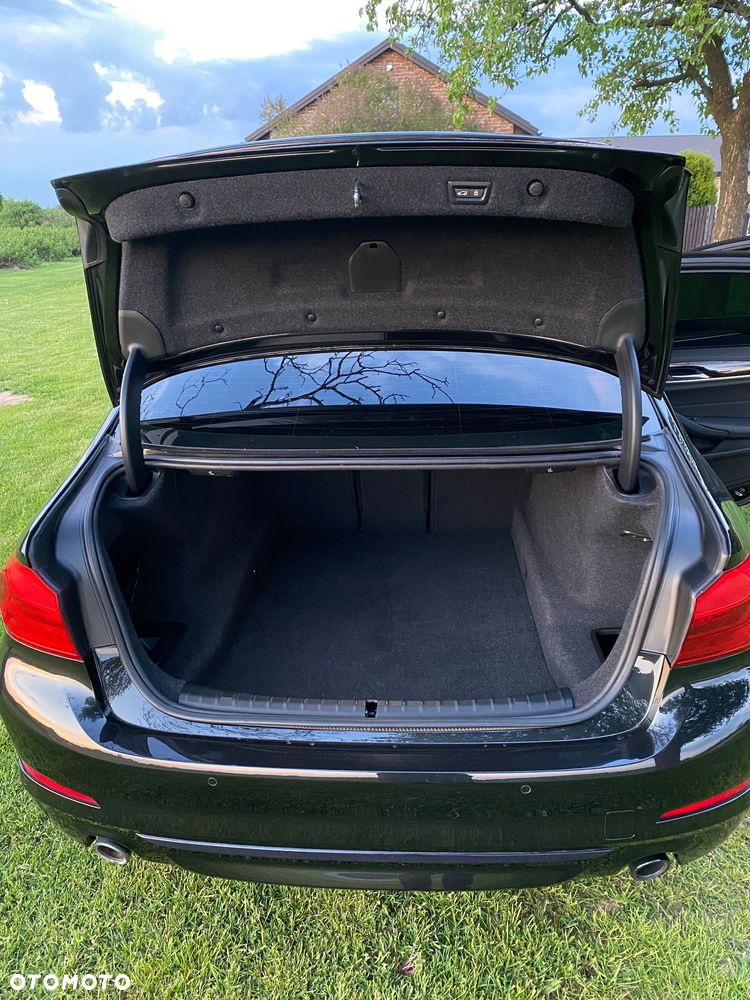 BMW Seria 5 530i Sport Line - 13
