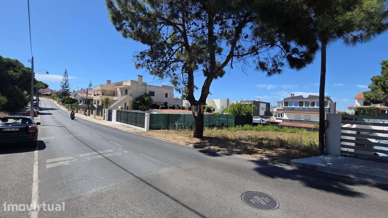 TERRENO PARA CONSTRUÇÃO DE MORADIA TÉRREA OU  T5  NA CHARNECA CAPARICA - Grande imagem: 2/8