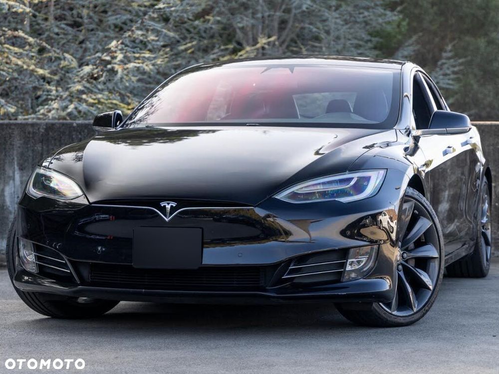 Tesla Model S - 2