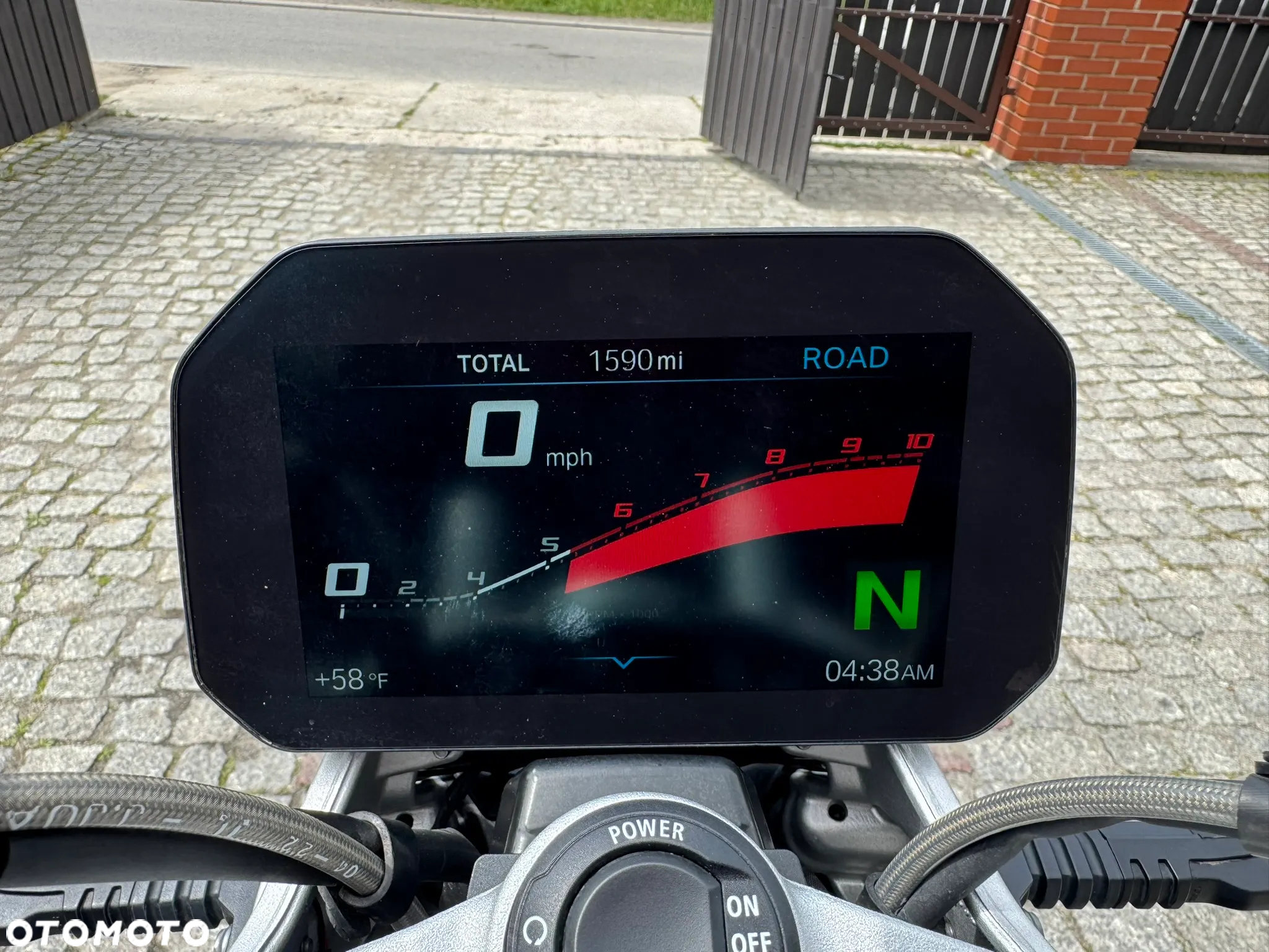 BMW R - 8