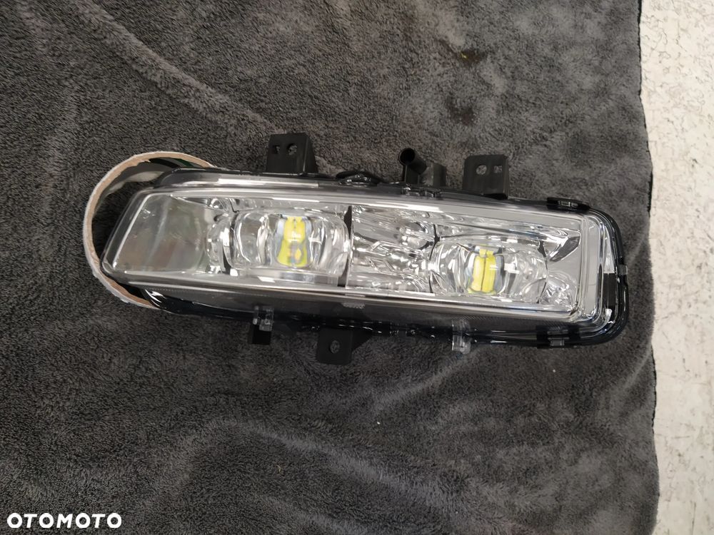RANGE ROVER EVOQUE L538 HALOGEN PRZECIWMGIELNY LEWY PRAWY JASNY ŚRODEK - 12