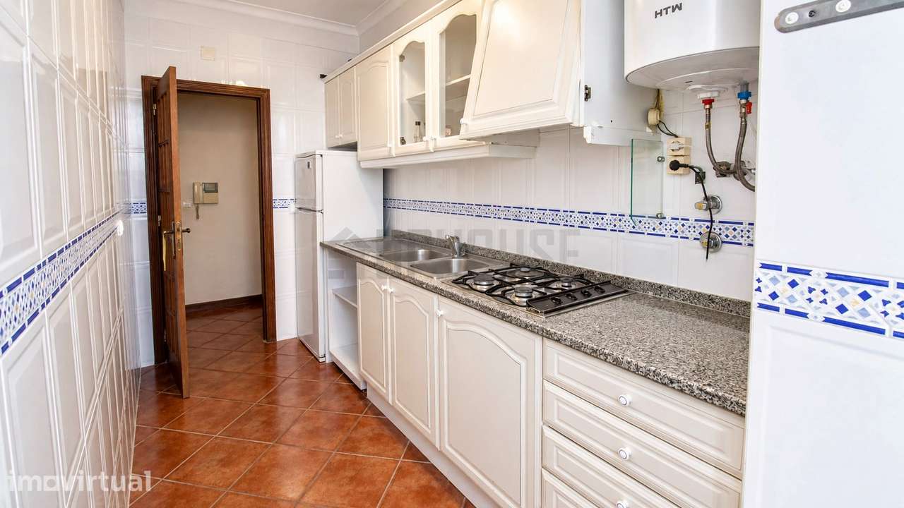 Apartamento T2 com Sótão e Garagem em Repeses - Grande imagem: 3/12