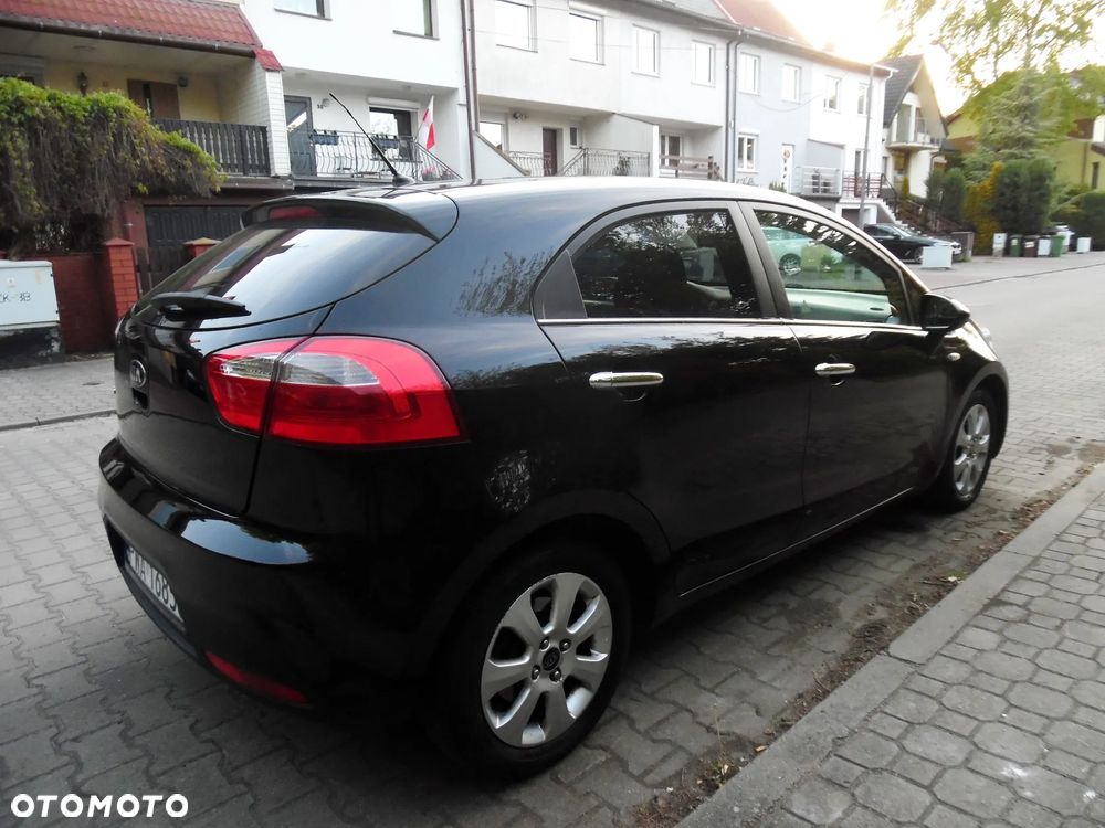 Kia Rio - 14