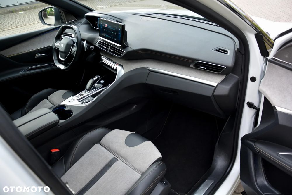 Peugeot 3008 Hybrid4 300 e-EAT8 GT - 7