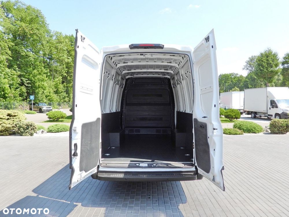 Iveco DAILY 35S16 FURGON BRYGADÓWKA 7 MIEJSC TEMPOMAT KLIMATYZACJA  160KM - 13