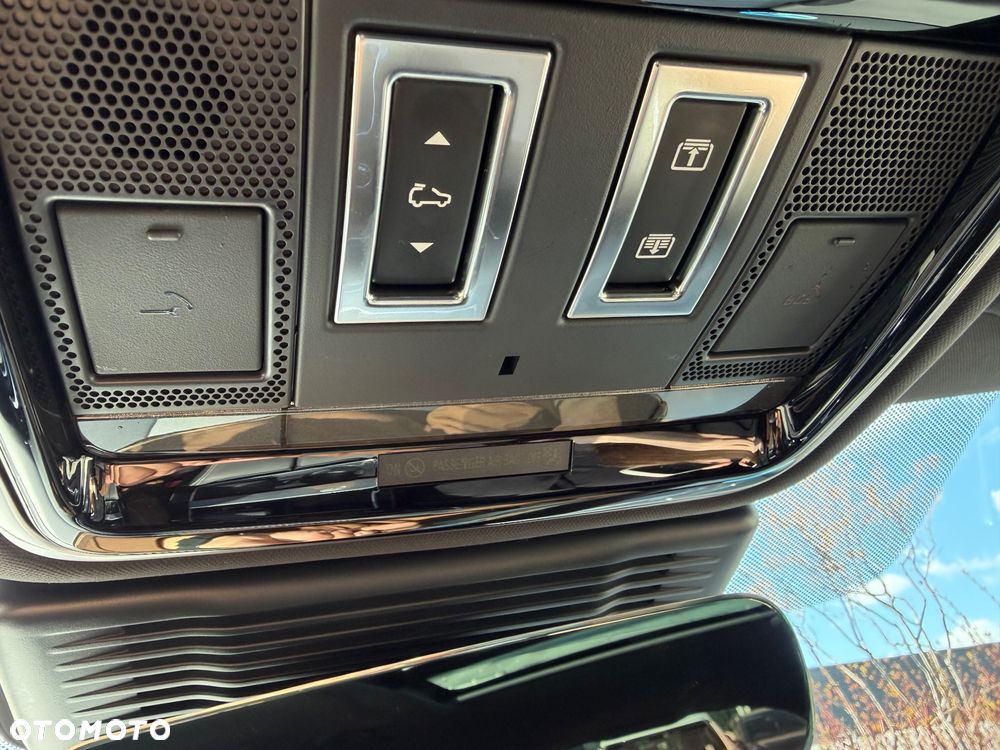 Land Rover Range Rover Velar 2.0 D200 mHEV R-Dynamic S - 25