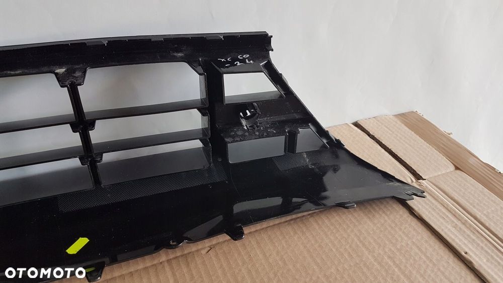 KRATKA ŚRODKOWA ZDERZAKA PRZÓD VOLVO XC60 LIFT R-DESIGN 32234959 - 10