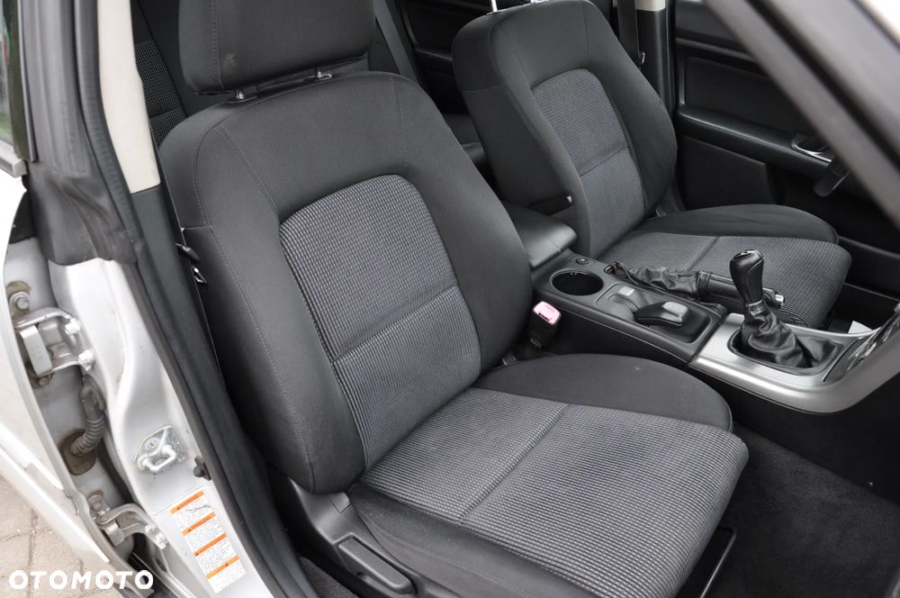 Subaru Outback 2.5i MT - 24